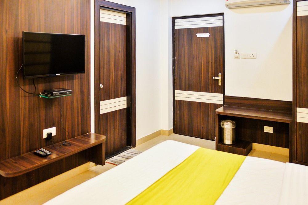 Hotel Janki International By Keymagics Benares Buitenkant foto