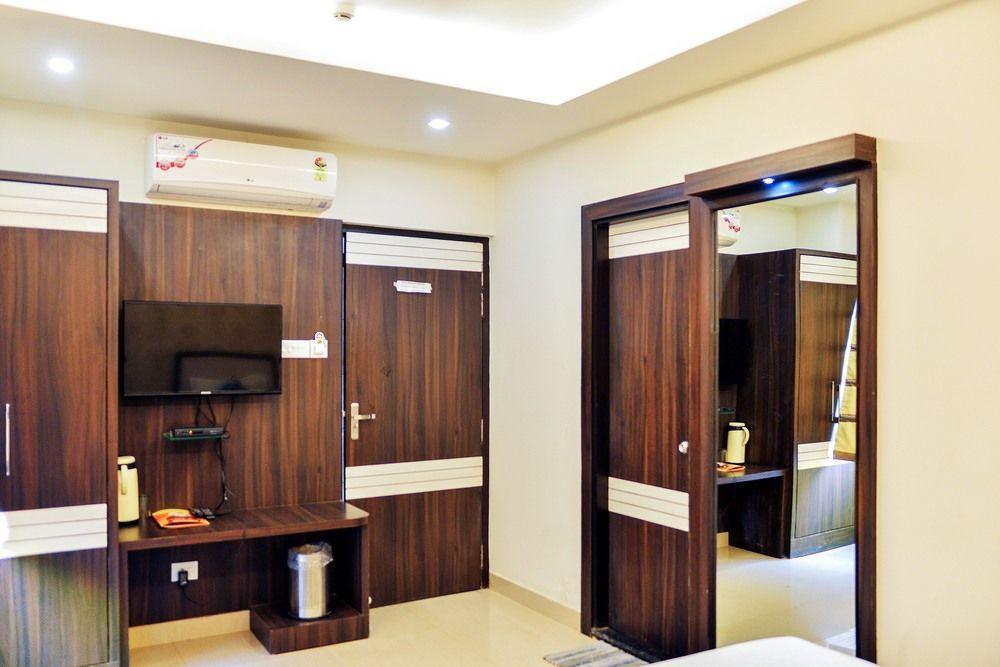 Hotel Janki International By Keymagics Benares Buitenkant foto