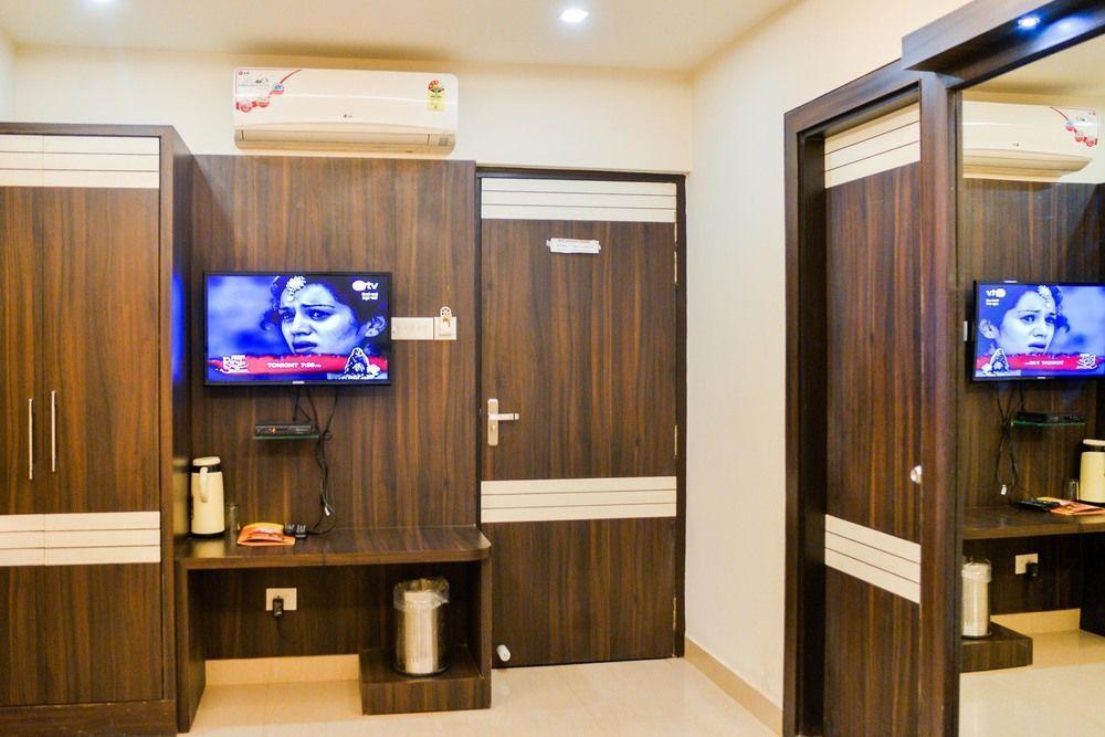 Hotel Janki International By Keymagics Benares Buitenkant foto