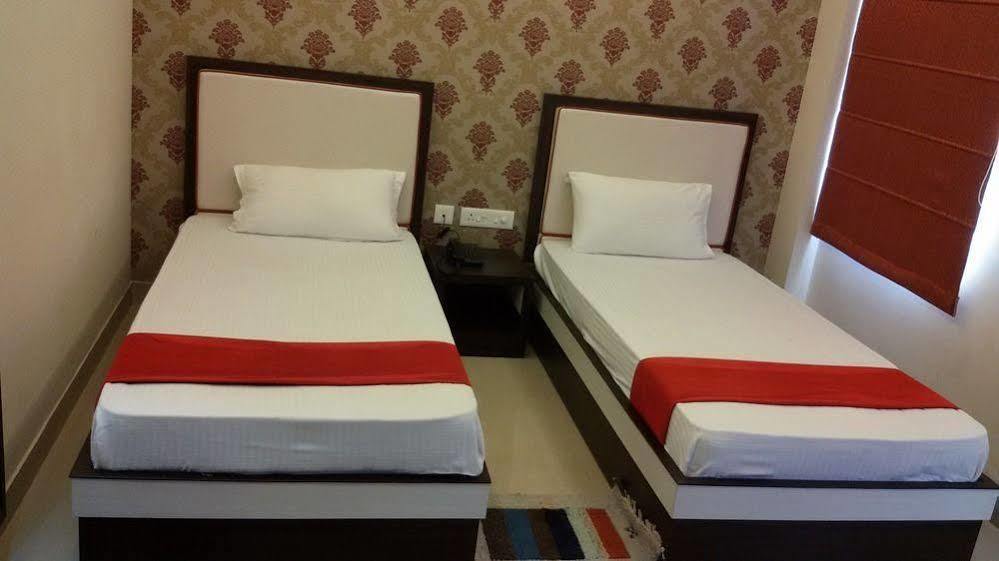 Hotel Janki International By Keymagics Benares Buitenkant foto