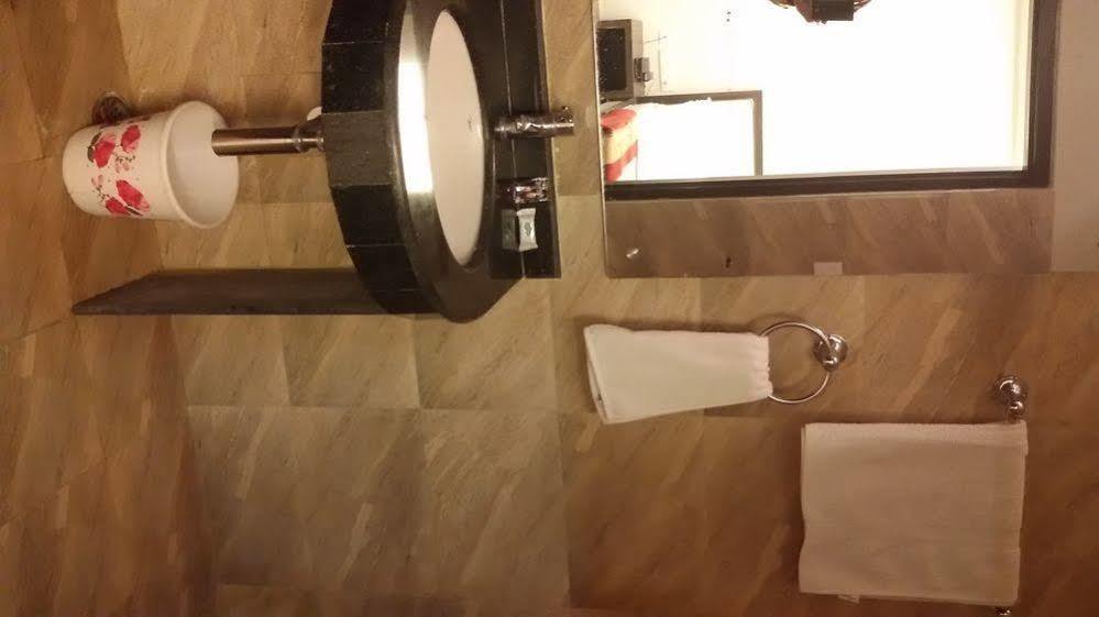 Hotel Janki International By Keymagics Benares Buitenkant foto